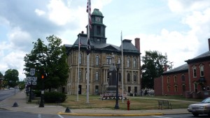 P1000991_3264x1840 It has taken me 1000 miles to get, but finally, an unobstructed shot of a courthouse.